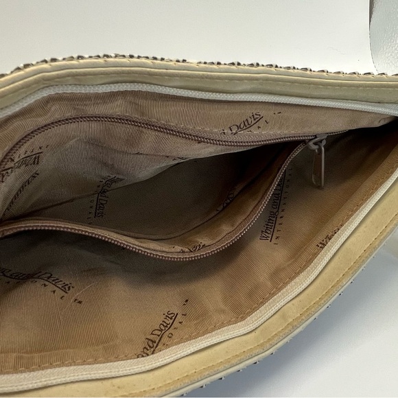 Whiting & Davis Creamy Crossbody Bag - Picture 5 of 7